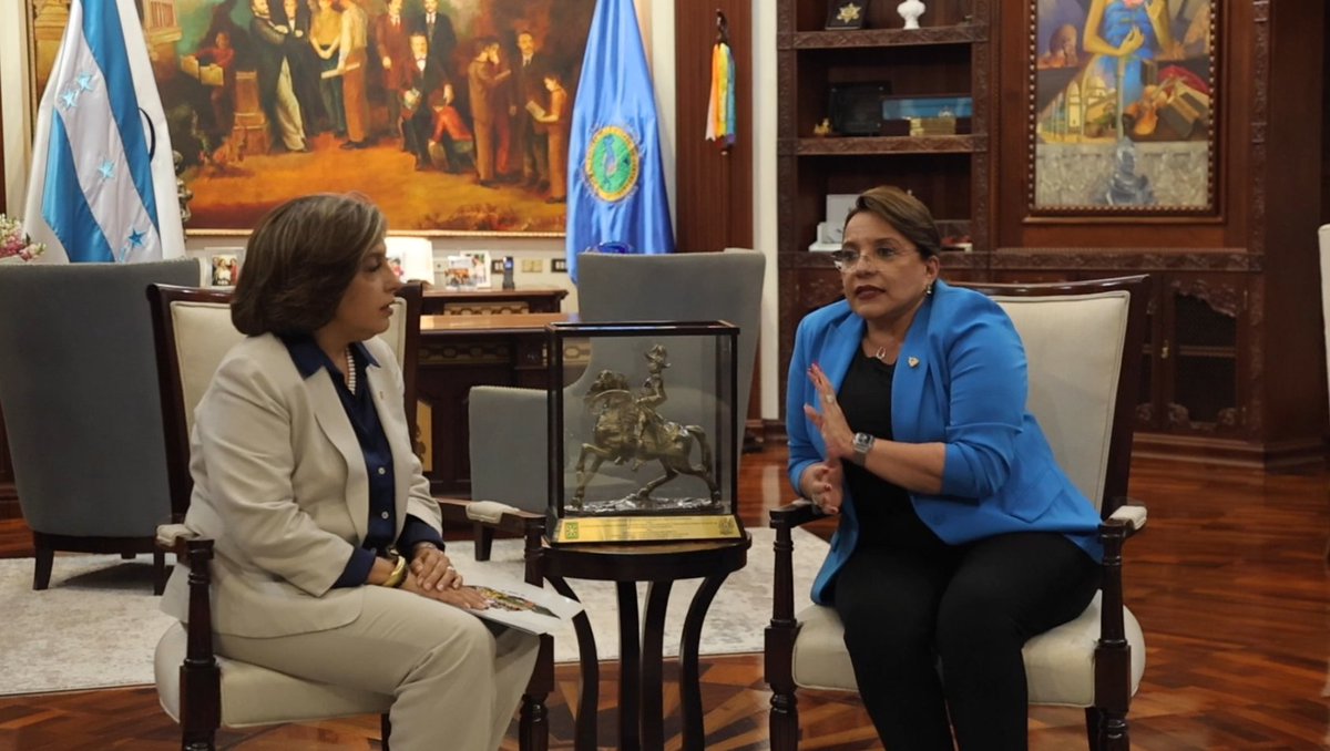 🔴#EstáPasando| Este día, la presidenta @XiomaraCastroZ y la presidenta del @COHEPHonduras, @agallardoponce sostuvieron una reunión para 'promover acciones y así impulsar el desarrollo del país'.
