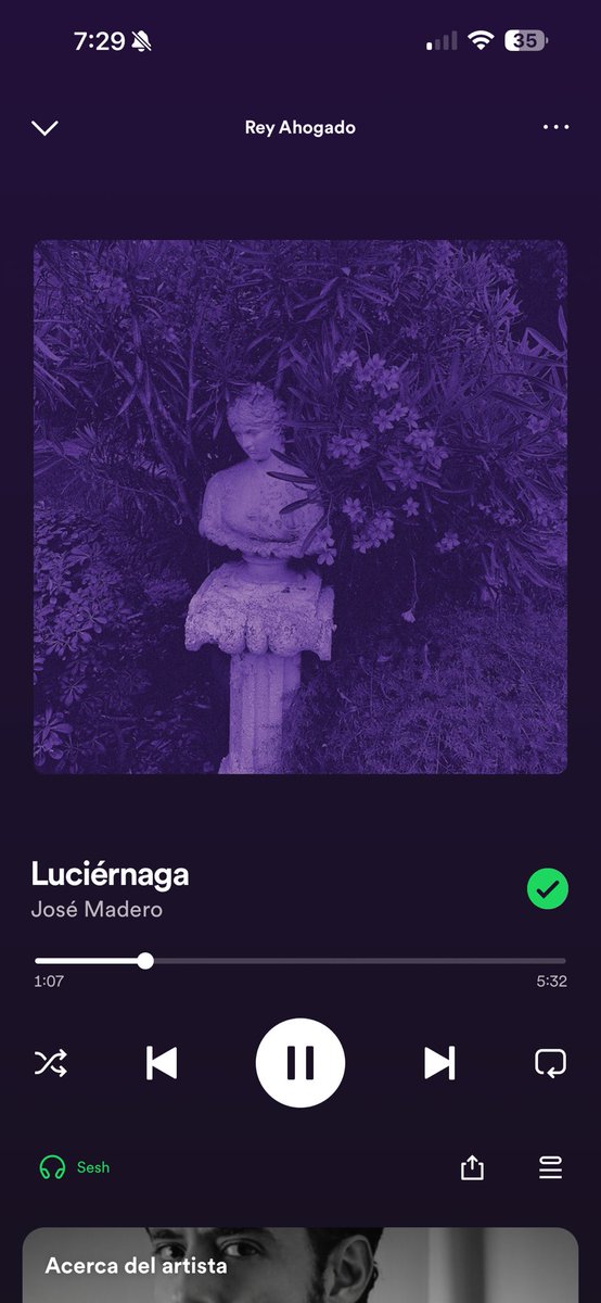 JaimeAlejandroo's tweet photo. “No volarás como paloma, nunca tendrás tu noche de bodas, nunca serás madre como era yo”.

Una canción cruda y muy directa. 

Gracias por seguir escribiendo, @jose_madero 

#Luciernaga https://t.co/rS9DYhpomG
