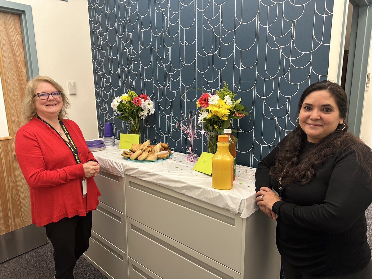 This week #EdExcel celebrated Administrative Professionals Day! We appreciate Kim & Christine for all they do to support the team 🙌 @DEMentoring @AnnHC_Champ4All @AngieSocorso @KeeleyPowell #AdminProfessionalsDay #TeamAppreciation