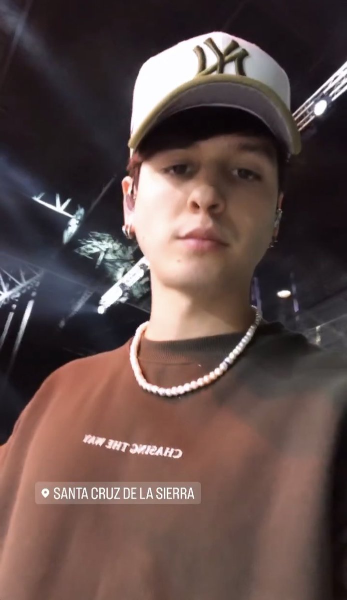 honeychrisv's tweet photo. Hola soy Pao, de Ecuador
Apoyo a Chris desde el 2015 y estoy pa las que sean
Me encanta que es el hermoso ser humano porque siempre ha sido auténtico, me divierte y llena mi corazoncito de buena vibra
Contigo hasta el fin
CV BEST FANDOM
#INTEGRACIONCV
@velez_by @christophervele https://t.co/TuL1NgvDuQ