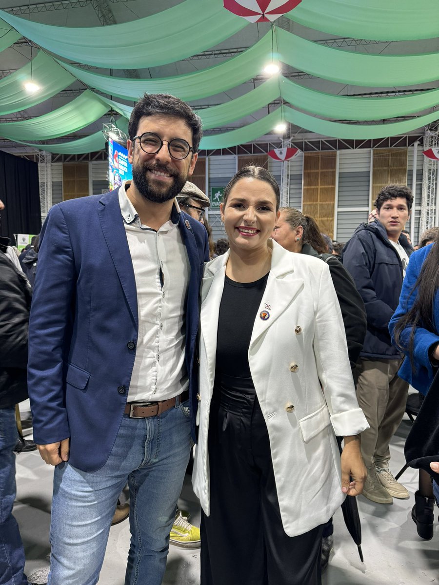 El municipio de Valdivia avanza para mejor. Bien @Carla_Amtmann y su concejo municipal en la cuenta pública de la gestión 2023. ¡Felicidades por la labor lograda y mi disposición para los desafíos restantes! #CPValdivia2023 #ValdiviaSiPuede