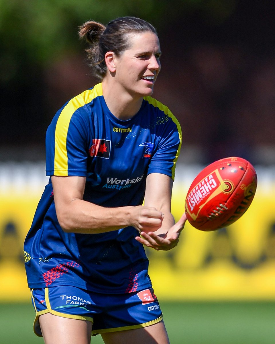 Our three-time Premiership Captain opens up on the growth of women's footy on the Crows Chat podcast 📈 📰: weflyas.one/3y3Iuo4