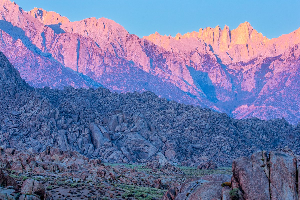 Alabama Hills California I never get tired of this awesome place. At blue hour especially, the colors are mind blowing 😃 Check out the RV in the distance in the 4th shot. Not too shabby a camping spot! #photography #geologyrocks