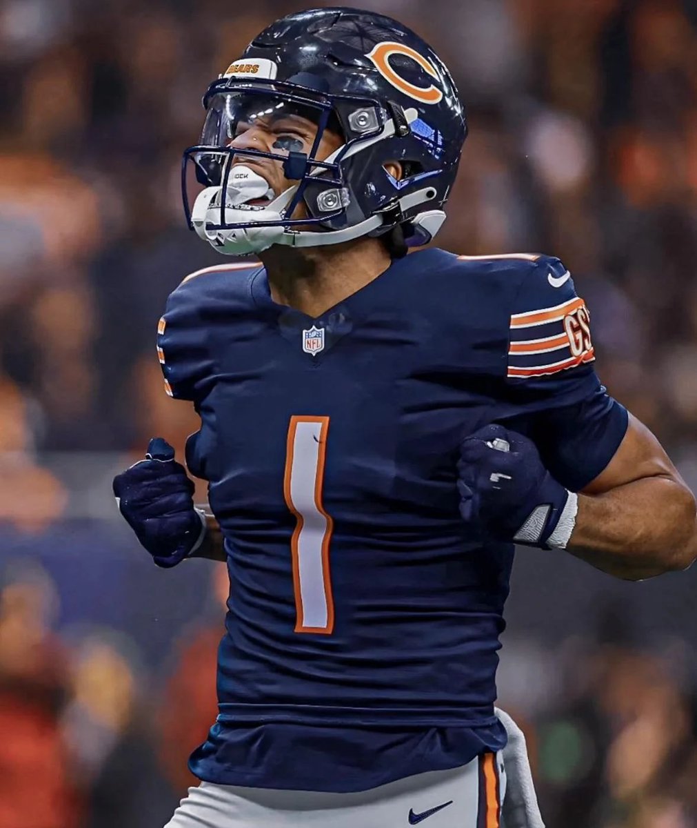 In honor of the Chicago Bears drafting Rome Odunze. I'm giving away his new jersey. To enter, simply: - like and RT this tweet - follow me @itsfickybaby For extra entries make sure to follow: - @bfr_pod (2x entries) - @dave_bfr - @jackscroggs_ - @rwierscreative I will