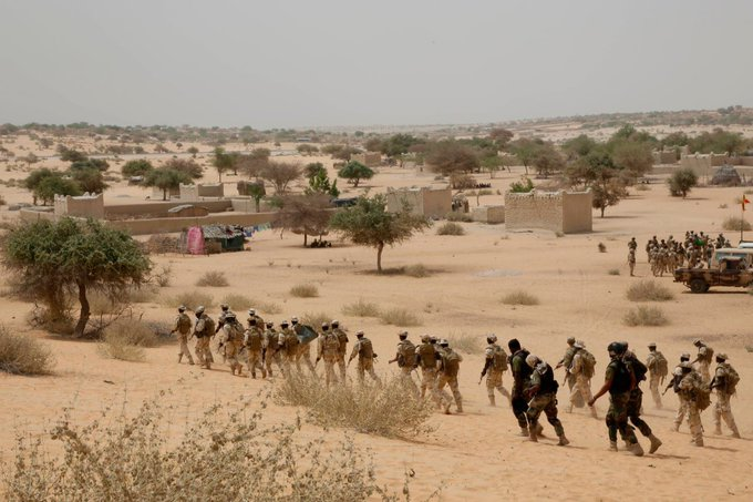ferozwala's tweet photo. The #UnitedStates Africa Command (#AFRICOM) is planning to reposition some of its forces from #Chad as part of an ongoing review of security cooperation with the country, Pentagon Press Secretary #PatrickRyder said.
"As I understand it, talks continue with Chadian officials. US AFRICOM is currently planning to reposition some US military forces from Chad, a portion of which were already scheduled to depart. This is a temporary step as part of an ongoing review of our security cooperation," Ryder said during a press briefing.
The cooperation is expected to resume following the Chadian elections scheduled for May 6, Ryder added.
The announcement comes days after media reported, citing a letter, that Chad had threatened to end the Status of Forces Agreement (SOFA) with the United States, which governs how US military forces can operate in the country.
The letter ordered the United States to remove personnel from the French base in N’Djamena, although it did not explicitly demand the US military to leave Chad. Chadian authorities specifically raised the presence of a US Special Operations Task Force at the base.
Sputnik
@SputnikInt