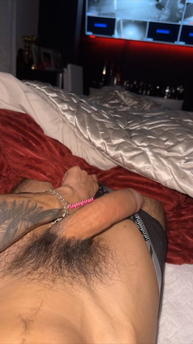 Watch ℑ𝔰𝔯𝔞𝔢𝔩 𝔗𝔞𝔭𝔦𝔞's leaked NSFW photo on TwXstars