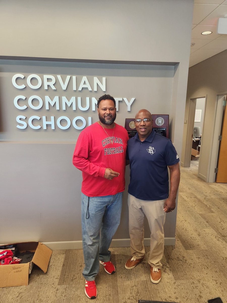 Appreciate @coachjohnsettle @RiceFootball traveling from Houston to talk ball and recruit my boys. Always great seeing you Coach. #BeDifferent #CorvianCardinals