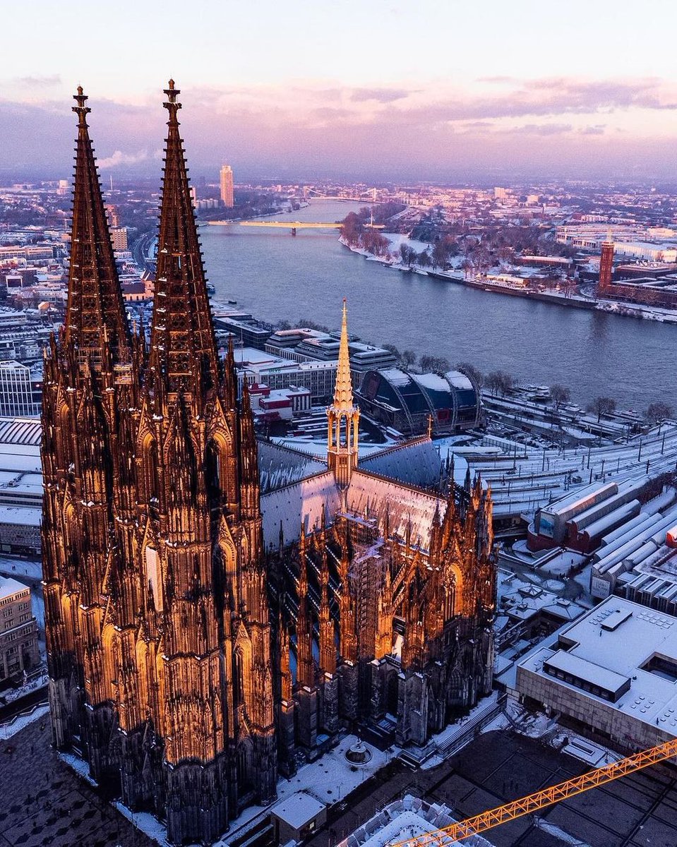 Cologne, Germany 🇩🇪

Cologne Cathedral, a towering masterpiece of Gothic architecture on the banks of the Rhine River. This awe-inspiring edifice, with its soaring spires and intricate façade, has dominated the skyline of Cologne for over seven centuries.

📸guteviaje