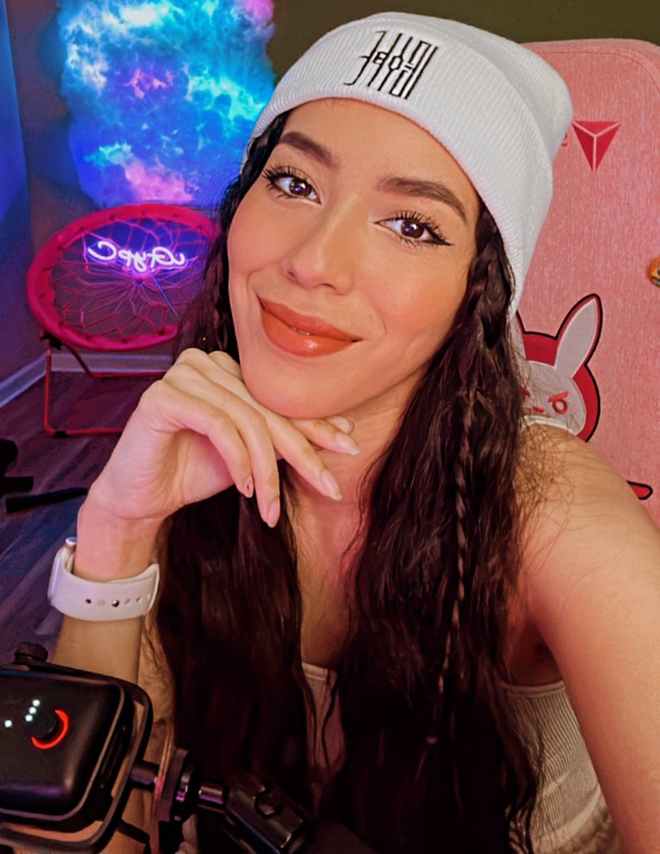 Thirstty Thursday. Guys, my girl is LIVE RIGHT NOW. PLS  Pls. Join me watch @ItsGypC  on @KickStreaming  and help her hit some GOALS. Thank you. 💕🙏💕
@KickCommunity @Kickpromoting @GrowYourKick @ShareThis @sopport @follow @sharelove @donate @merch