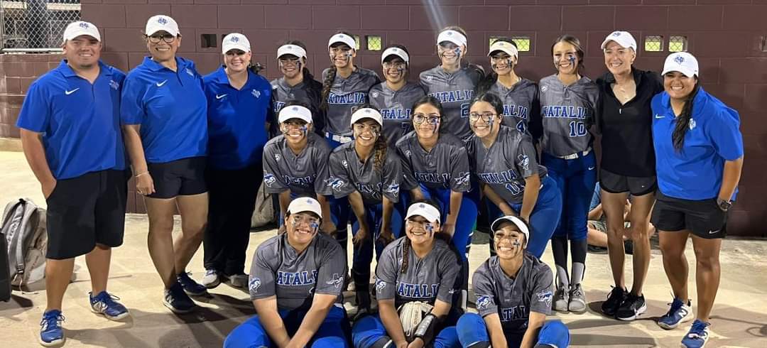 SouthTejas1984's tweet photo. 2024 Class 3A Bi-District Champions!

How about those Lady Mustangs! https://t.co/hnWJdeQTHU
