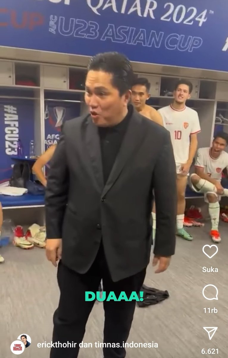 idextratime's tweet photo. Footage ruang ganti seusai pertandingan vs Korsel yang dibagikan akun timnas.

Pak Erick : "Satu kali lagi? ☝🏻 (tiket olimpiade)"

Para pemain : "DUAAAA (Juara)"

Mental.. 👊🏻🇮🇩🥶 https://t.co/KwlZqHUzZZ