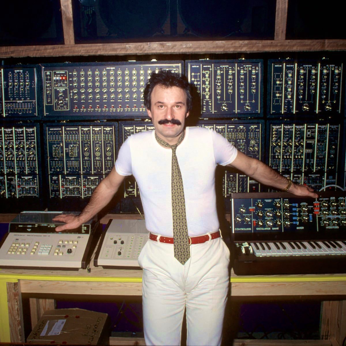 JakeRudh's tweet image. Happy 84th birthday to the influential &quot;Father of Disco&quot; &amp;amp; pioneer of electronic dance music #GiorgioMoroder.

Giorgio’s worked with Donna Summer, David Bowie, Blondie, Duran Duran, Sparks, Japan, Eurythmics, Berlin, Bronski Beat, Human League, Soft Cell, Daft Punk &amp;amp; many more.