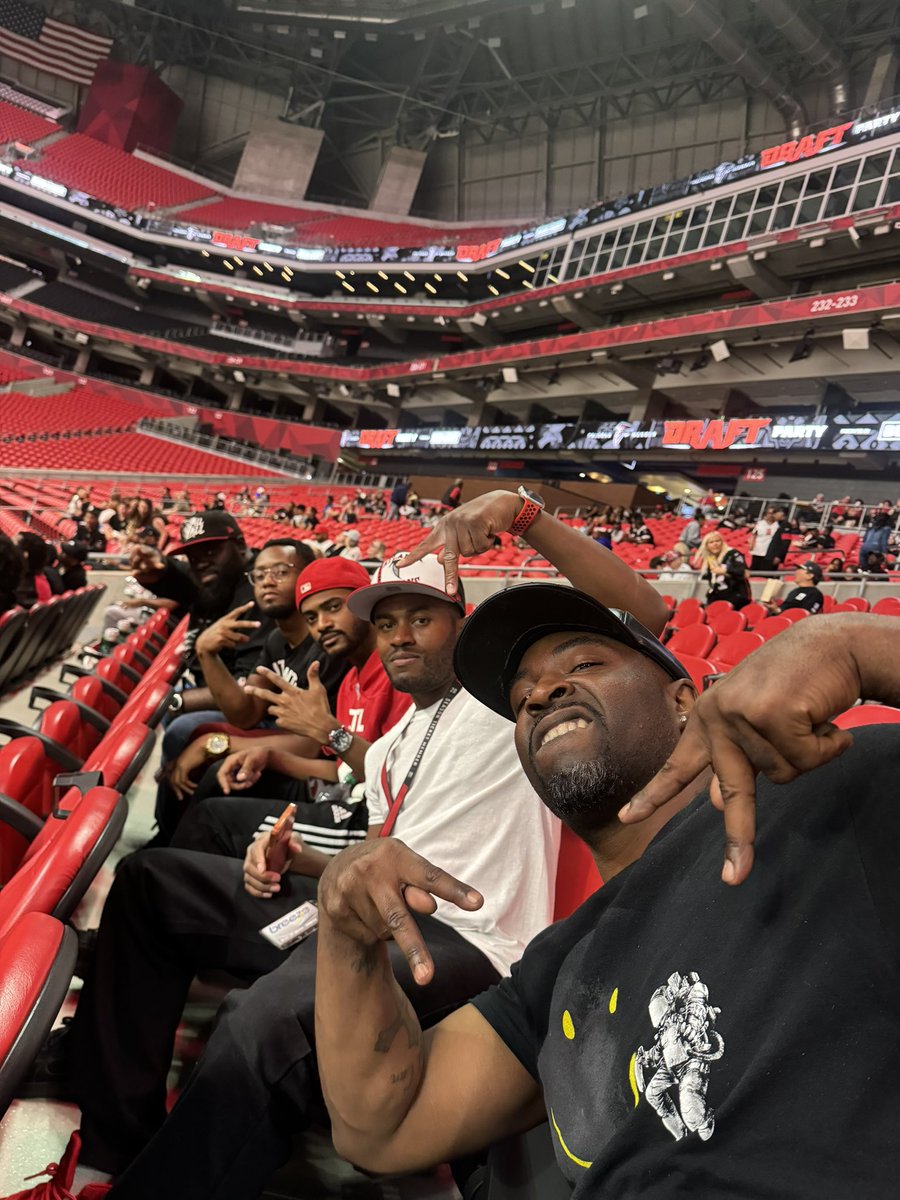 @rtIII__ @StrawHatSteve12 @TherealRodScott ##NFLdraft  party @MBStadium @AtlantaFalcons #dirtybirds