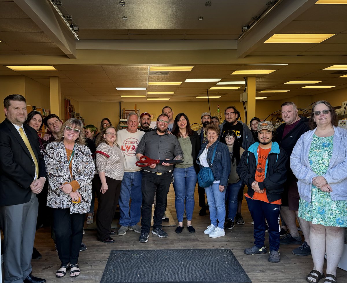 Big love to the mayor and council members of Bath for the ribbon cutting ceremony. The scissors were a good bit larger than I expected!