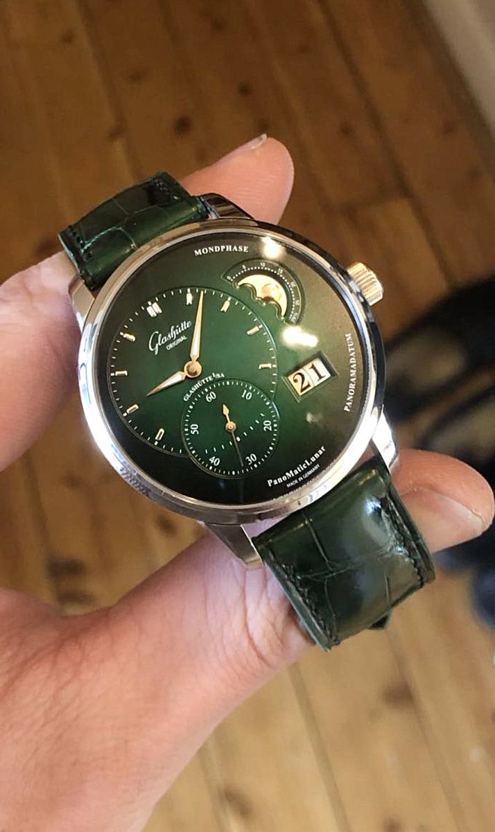 Dark green alligator leather strap for Glashütte Original PanoMaticLunar
Nice feedback by our dear customer from Denmark 🇩🇰🙏

See more at our website: hoasavn.com 

#hoasa #bespokeleatherstrap #leatherstrap #watchstrap #glashutte