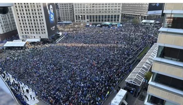 RECORD BREAKING: Over 275,000 people showed up on the first day of the draft, breaking the all-time Day One Draft record set in 2018 in Nashville – with over 200,000 attendees.