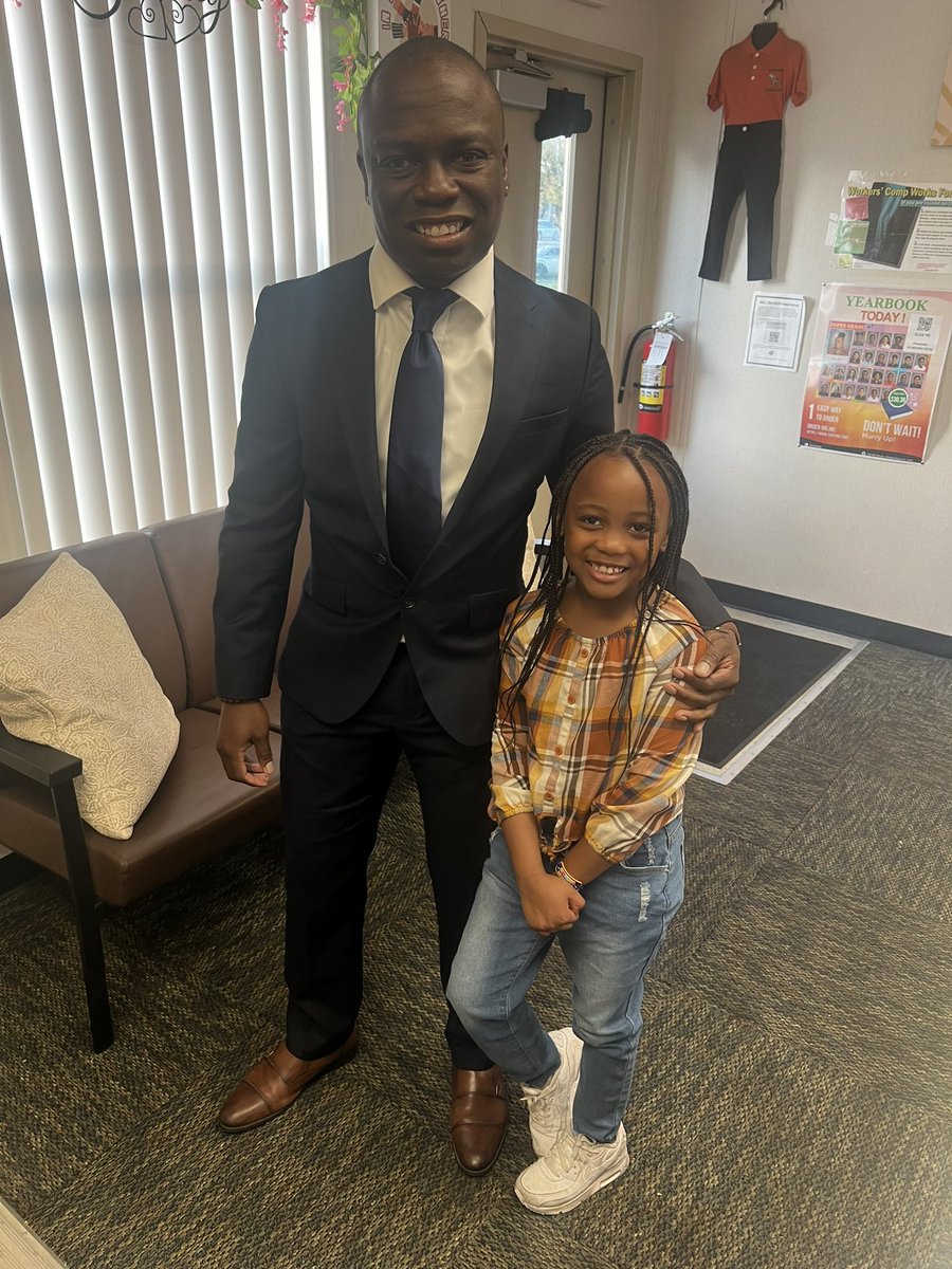 What a great day at Markham! #TakeYourChildToWorkDay #MockingbirdPride 💚🧡💚🧡
