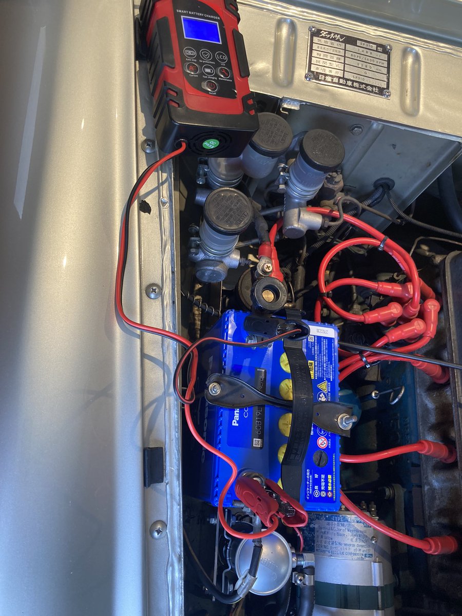 yoneichi1's tweet photo. すぐにお腹が減るらしい
充電🔋
#sp310 #ダットサンフェアレディ https://t.co/T9plvUlzyQ