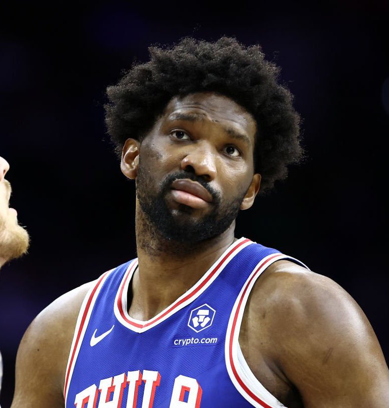 JOEL EMBIID TONIGHT: 50 POINTS 8 REBOUNDS 4 ASSISTS 13/19 FG 5/7 3PT 19/21 FT All of this on an injured knee 🤯