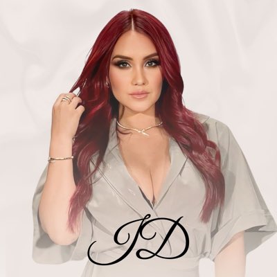 NOVIDADE NA ÁREA! Mais um pack para homenagear o comeback DE MILHÕES da nossa @DulceMaria 🩵 Dessa vez a talentosíssima @inevitabledulc, só posso agradecer por esse trabalho impecável! Indico de olhos fechados 🤍