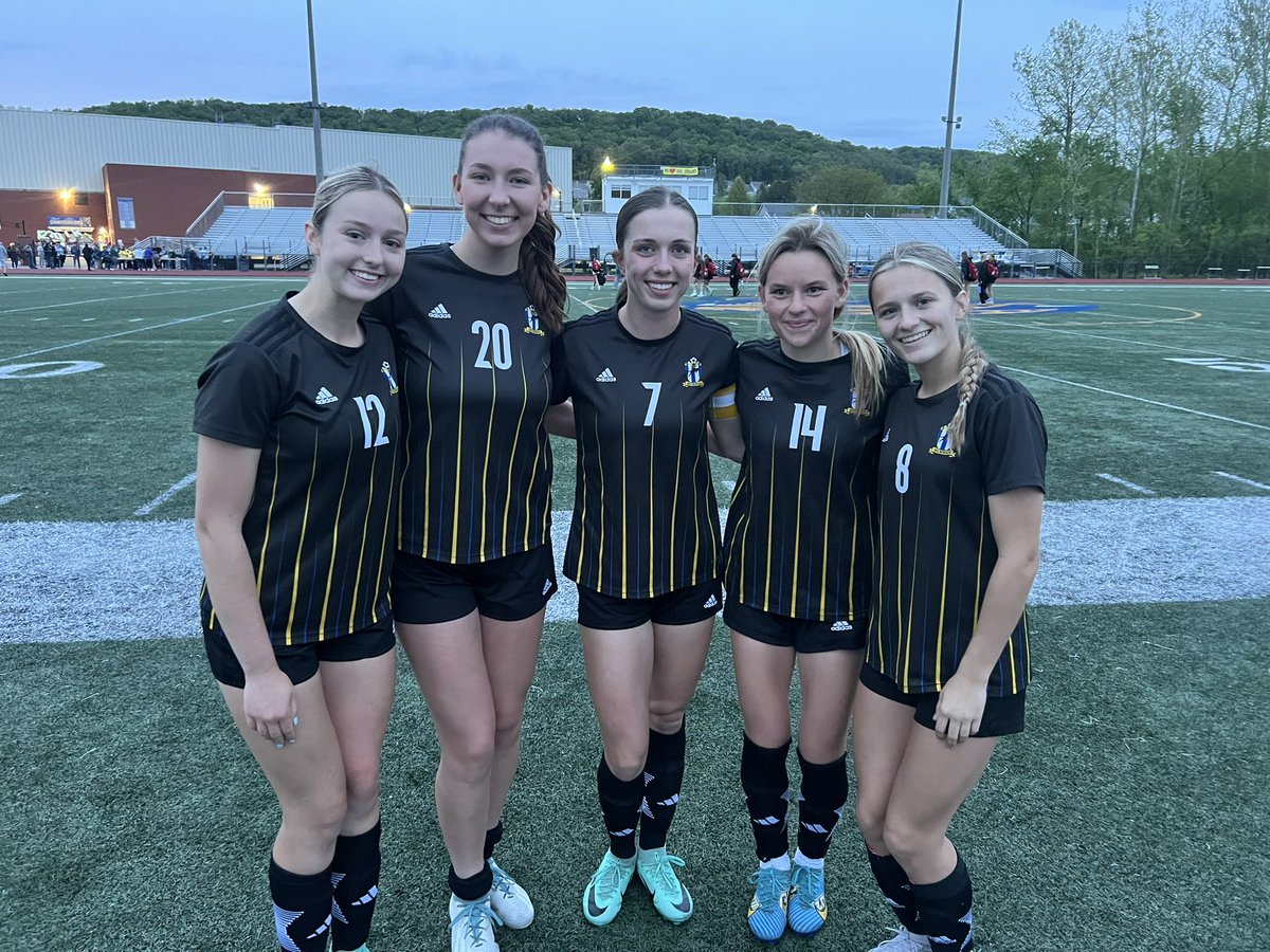 Lady Jags get the big win on Senior Night! Jags win 1-0 over Parkway Central in OT. “Woman of the Match” goes to senior Madi McElrath for the GWG! Senior Brooke Meeks earns the “Battle Belt” for battling in the midfield the whole game! We love our seniors!