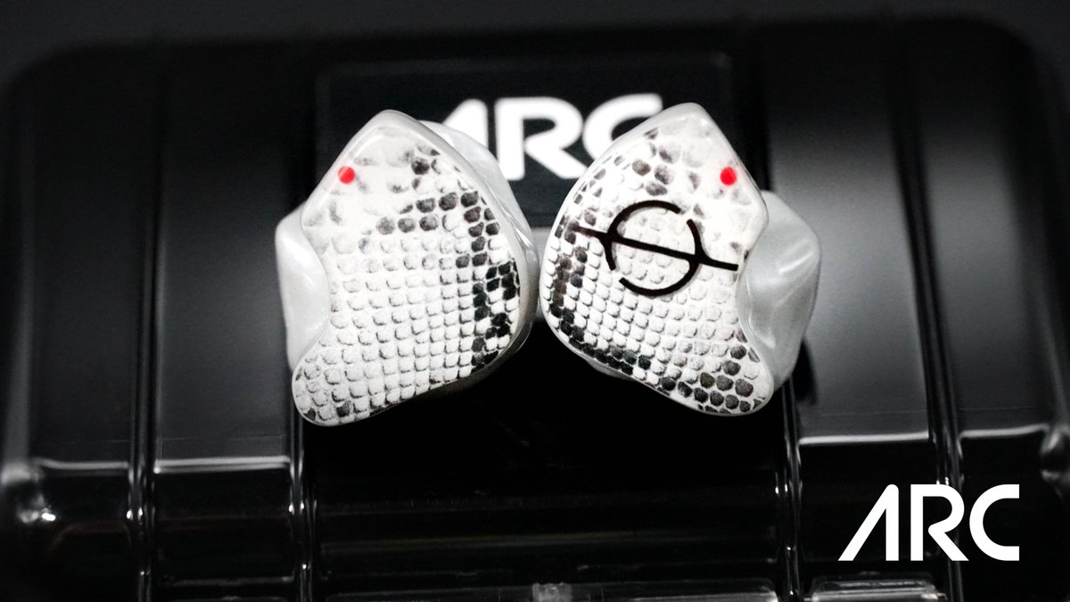 Cool กว่าใครเพราะเป็น Custom In Ear Monitor ของคุณ “เจฟ ซาเตอร์” ที่ได้รับการออกแบบมาอย่างปราณีตเพื่อคุณเจฟโดยเฉพาะ ทำให้หูฟัง CIEM คู่นี้ออกมาสมบูรณ์แบบ เหมือนกับคุณเจฟ ที่เมื่อไหร่ที่ได้จับไมค์ คุณเจฟก็จะแสดงพลังเสียงออกมาได้อย่างสมบูรณ์แบบเช่นกัน ARC Custom