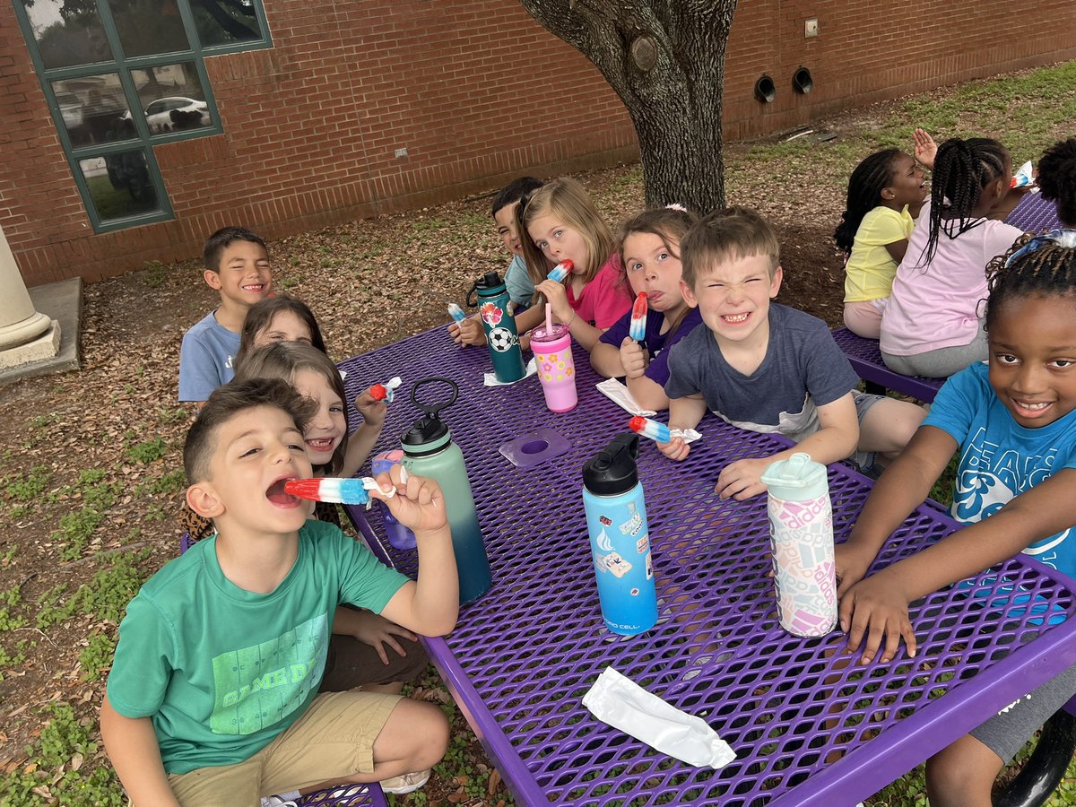 Katie Baker (@katiebakermbe) on Twitter photo A sweet treat for a spectacular program the night before! 💜
#shinealight #senditon #mbeisfamily
#HumbleISDFamily <a href="/HumbleISD_MBE/">Maplebrook Elem</a> A sweet treat for a spectacular program the night before! 💜
#shinealight #senditon #mbeisfamily
#HumbleISDFamily <a href="/HumbleISD_MBE/">Maplebrook Elem</a>