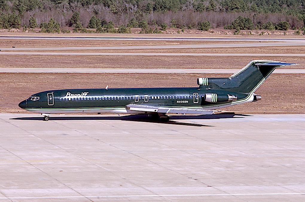 BRANIFF 727 IAH - Braniff International Boeing 727-2B7 registered as N405BN is taxiing at Houston Intercontinental Airport on New Years Day 1980. The Boeing Trijet is painted in the 1978 Cars and Concepts/Harper and George/Halston Perseus Green Ultra Color Scheme .