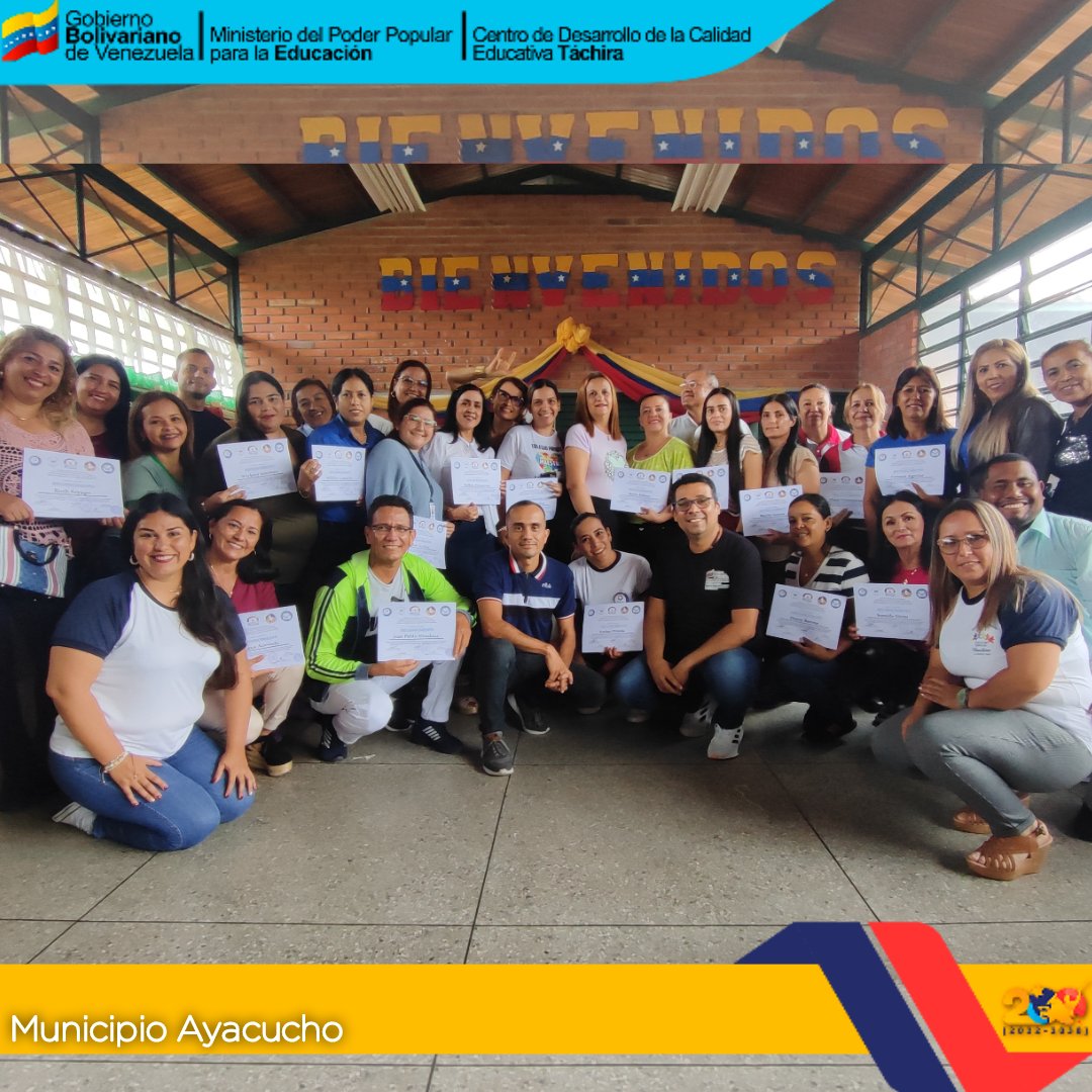 En el mes de la Educación Especial, se brinda reconocimiento a todos nuestros maravillosos docentes que imparten amor y educación a esta hermosa población... Ser Diferente Es Algo Común 🌴❤️🇻🇪 #AyacuchoPotenciaEducativa