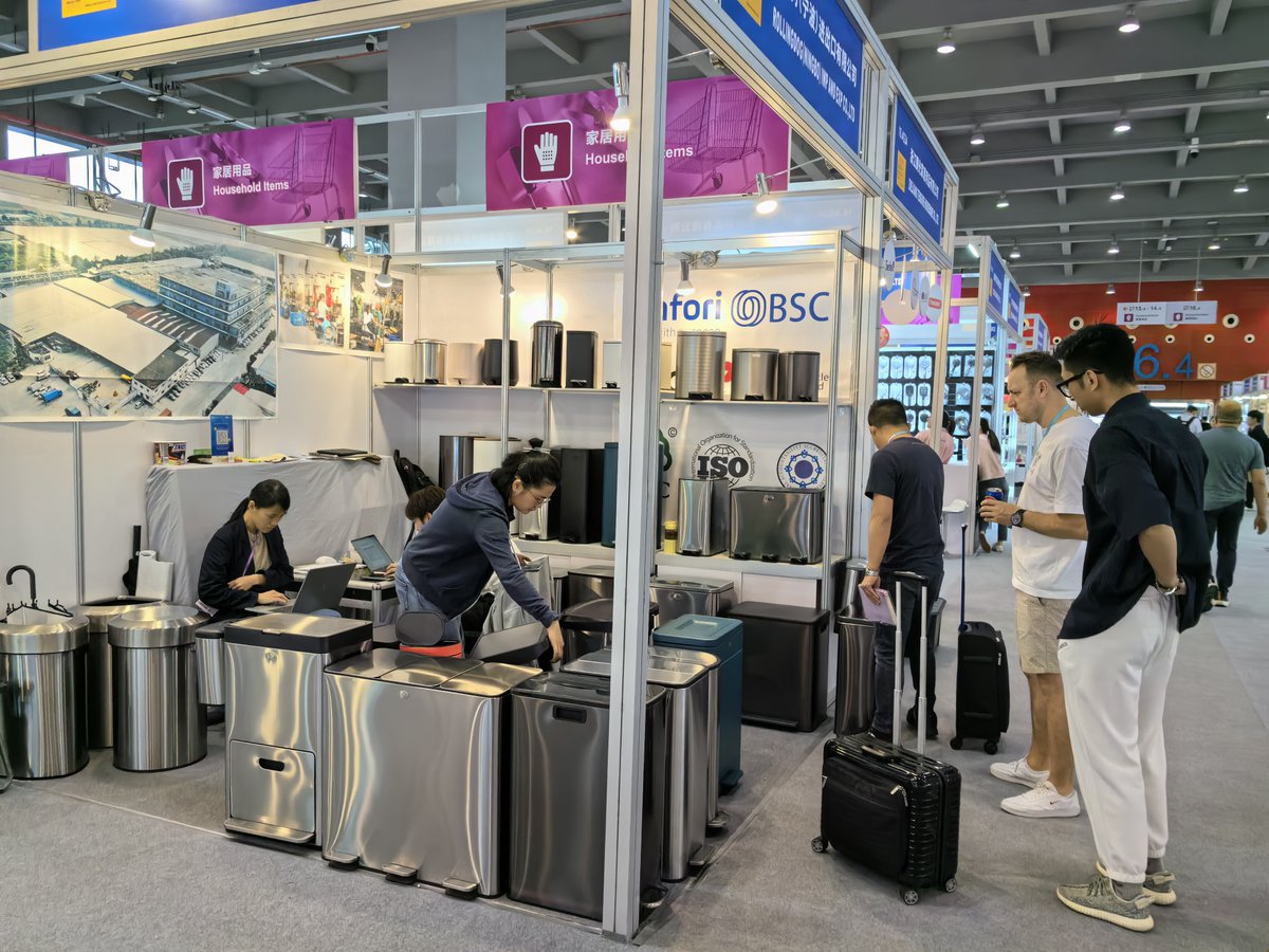 kingswayhome's tweet photo. Excited to be at the Canton Fair! As Kingsway Houseware, we specialize in high-quality, affordable trash cans. Visit our booth to see our stylish &amp; functional designs. Let's make the world cleaner together! #CantonFair #kingswayhouseware #TrashCans #JoinTheCleanRevolution https://t.co/hWI967tYQk