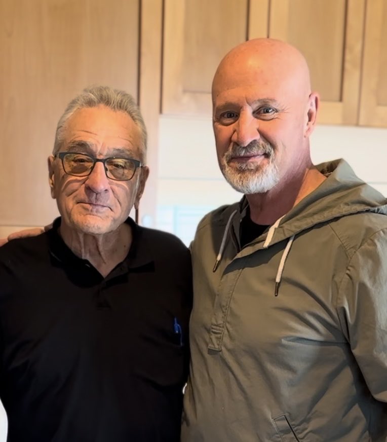 Robert De Niro is both an acting legend & a fierce democracy warrior, unafraid to step into the arena & fight for what’s right, what’s fair, what’s just. He generously hosted our NYC #TeamJustice gathering in Jan. & we got to spend time on set today watching him work his craft.