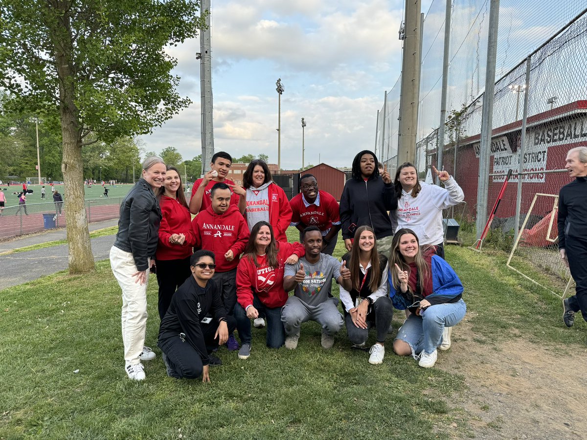 Autism Acceptance night was a success! Amazing pitches by Andy and Kevin. Thank you @Atoms_Baseball for making it a special night! @AtomsAthletics  #BeYOUnified #inclusionrevolution #atomnation🔴⚪️