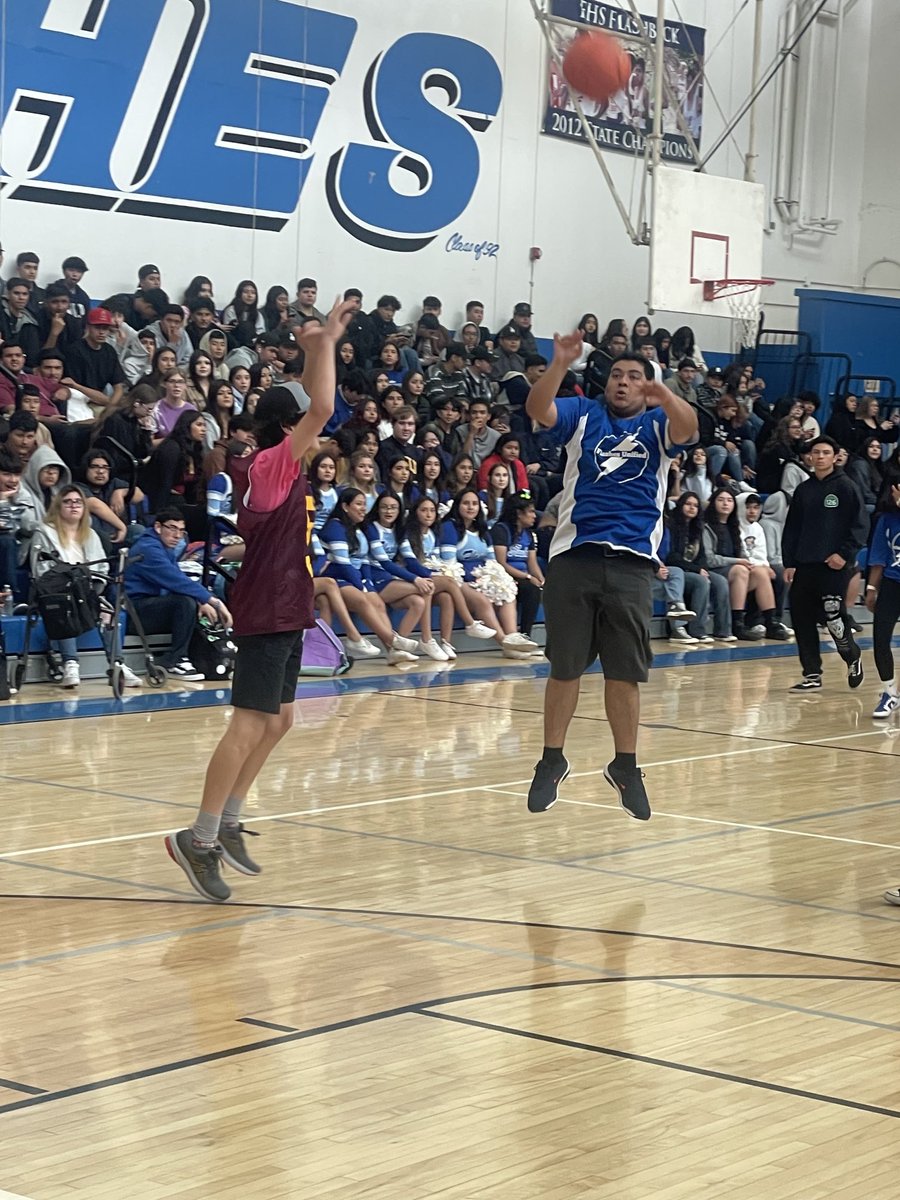 ⁦<a href="/FillmoreHS/">Fillmore High School</a>⁩ thank you for hosting the Unified Pioneers today! Always a great day seeing you guys❤️🏀❤️<a href="/sosocal/">Special Olympics Southern California</a> #playunified