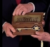 SantaSurfing's tweet photo. SANTASURFING NEWS VIDEO
4/25/2024 - Trump gives Golden Key! BRICS growing! Putin makes power moves! Bibi in trouble! More!
 
RUMBLE:
https://t.co/ImvyZZaUBA

UGETUBE:
https://t.co/xAL62obthx https://t.co/nWS5xQkAAn