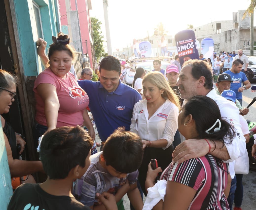 JULIANZACARIASC's tweet photo. Gracias #PROGRESO por su cariño y la sorpresa. 🎂🥳

Tercera campaña celebrando con ustedes. Gracias @erikrihaniglez y Claudette Gamboa, en #EquipoProgreso ¡vamos con todo! https://t.co/0lZhuiPcC0