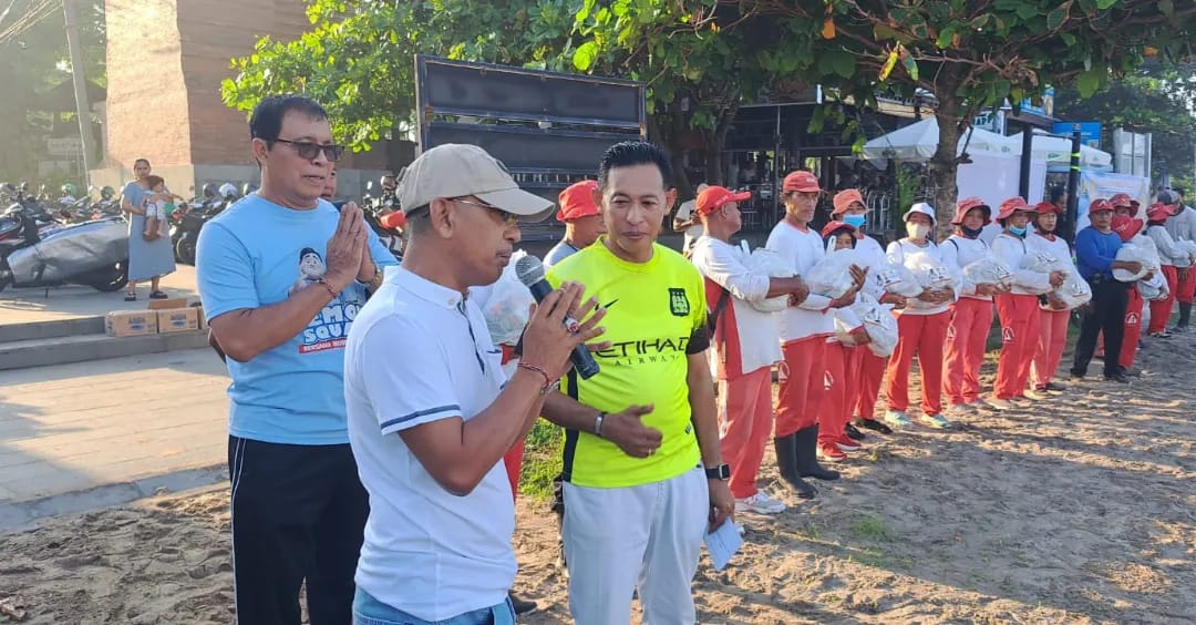dpc_badung's tweet photo. Kegiatan Pagi Ini pukul 7 menyerahkan sembako kepada petugas kebersihan pantai legian sebanyak 20 org yang sudah mengabdi selama 20 tahun sebagai petugas kebersihan pantai legian.
#prabowosubianto #gibran #ketumgerindra #terusmajubersamaprabowo#prabowopresiden2024 #gerindra https://t.co/pB62KdoUXY