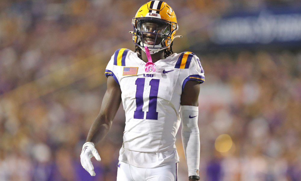 jasrifootball's tweet photo. 𝗧𝗛𝗘 𝗣𝗜𝗖𝗞 𝗜𝗦 𝗜𝗡: The #Jaguars are selecting WR Brian Thomas with the #23 overall pick https://t.co/iirW7vWR7p