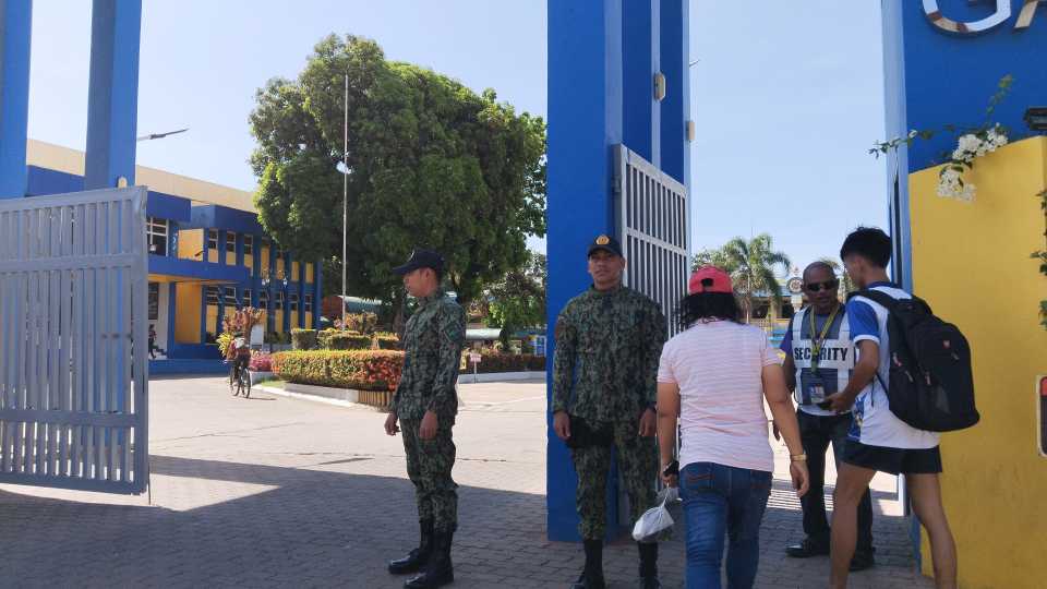 Sa ilawm nga liderato ni PMAJ CHAMBERLINE B LUDEVISE, OIC,  ang kapulisan sa Naval ug mga Force Multipliers nagsiguro sa seguridad sa mga kabataang studyante, mga motorista ug sa iba iba nga sektor isip pagsuporta sa kalinaw. 
#ToServeAndProtect 
#NavalMunicipalPoliceStation