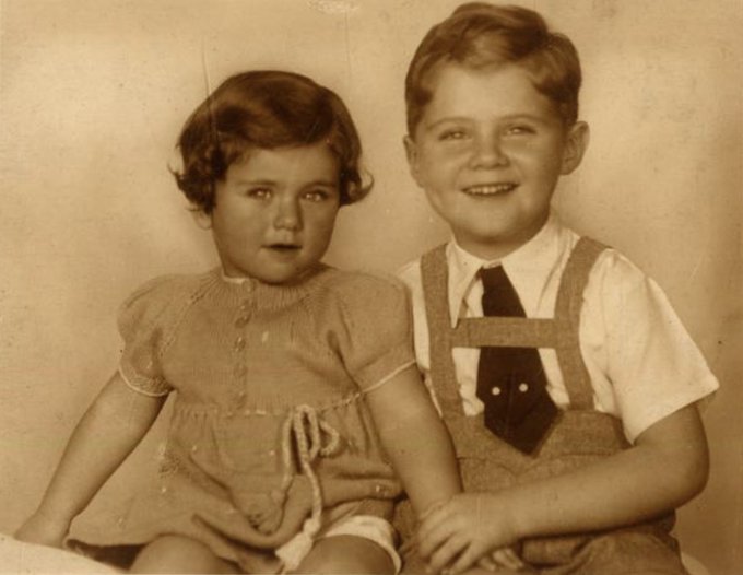 26 April 1938 | A Czech Jewish girl, Eva Weintraubová, was born. In #Theresienstadt Ghetto from 20 November 1942. On 15 December 1943 she was deported to #Auschwitz with her elder brother Pavel. They both did not survive.