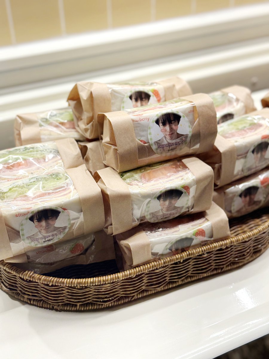 고마오 툥이 
툥이 아프지 않고 건강하게 잘 지내고 있겠지?🥹

#DOYOUNG #도영 #TAEYONG #태용
#DOYOUNG_청춘의포말 #청춘의포말
#DOYOUNG_청춘의포말_YOUTH
#NCT #NCT127