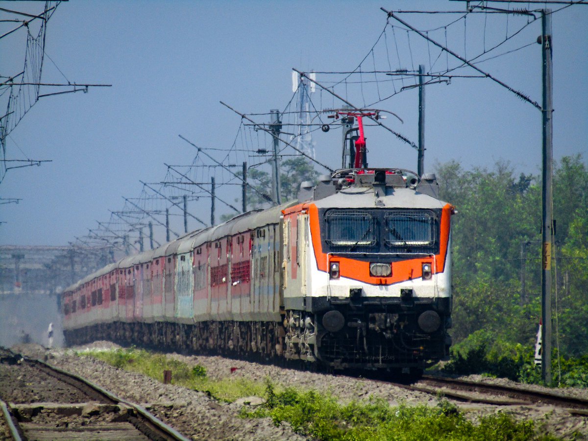 India's First #URINALSYSTEM (TOILET) Fitted WAP-7 visits NFR again !! Inframe - CNB #WAP7 #37296 led 15904 #Chandigarh - #Dibrugarh Exp rushes towards #NewJalpaiguri Jn !! #NFRailEnthusiasts @drm_kir | @RailNf | @RailMinIndia