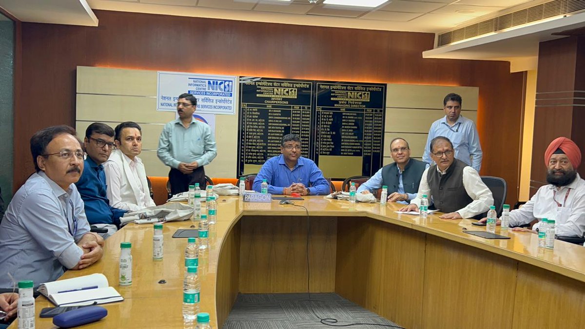 MeitY_NICSI's tweet photo. Secretary, MeitY, in august presence of DG NIC and CEO NeGD/MyGOV launched a single window system in NICSI where User Departments can generate PIs, and track the status of projects. This system also enables agencies to upload invoices using Digital Signatures, and track payments. https://t.co/mXp8c7Tutb