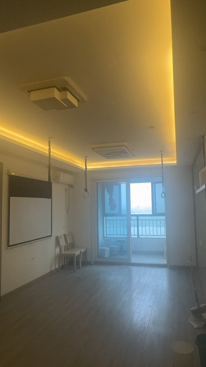 我的小绳室换新地方了，新地方更大更方便。欢迎大家来玩。
感谢绳室主理人解煜 @Valenti817531 的辛勤付出，感谢其它两位股东。