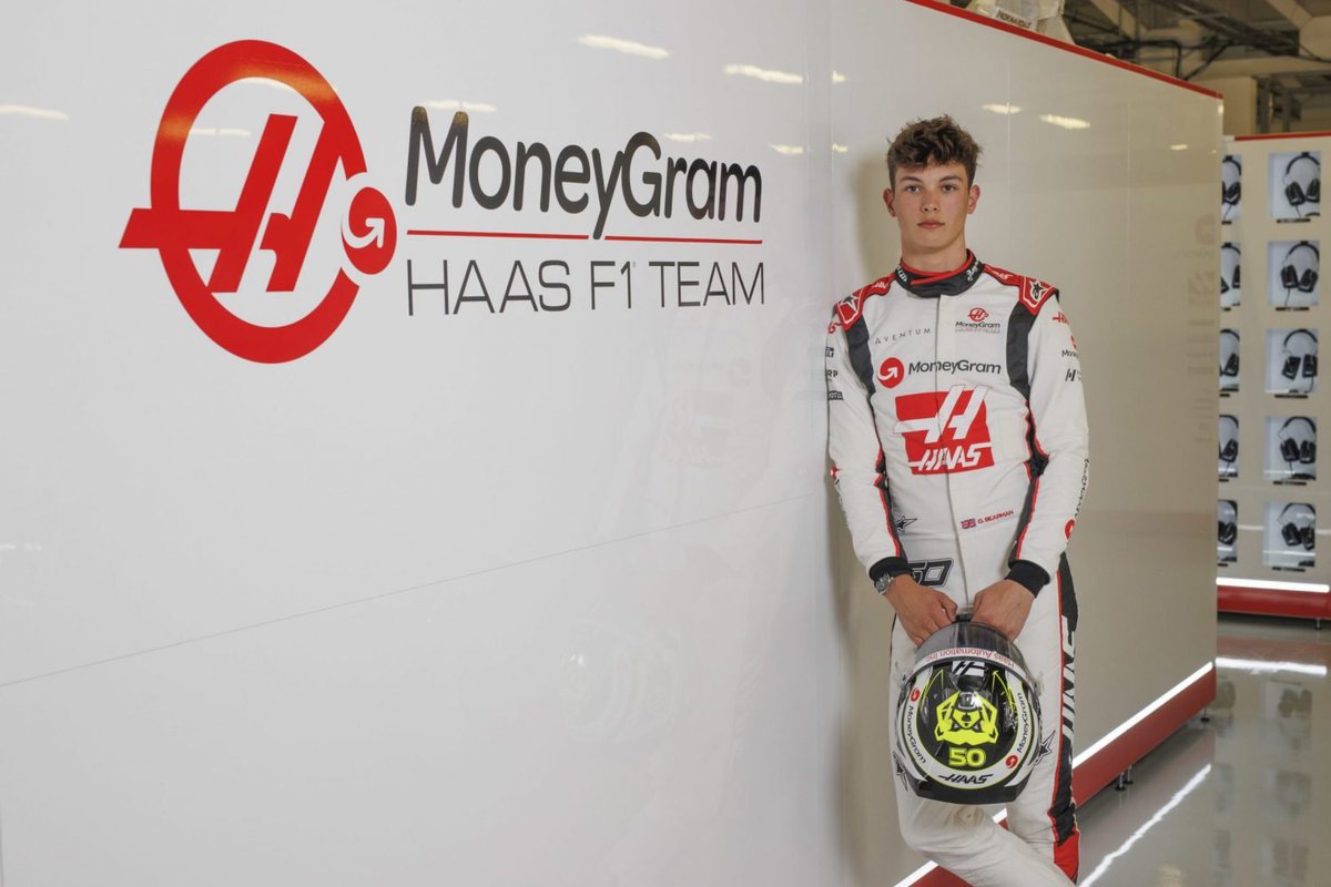 FormulaDirecta's tweet photo. 🚨 ÚLTIMA HORA: Oliver Bearman se postula como el FAVORITO para pilotar en HAAS en 2025.

[@lawrobarretto]

#F1 https://t.co/hkXeKrmAGM