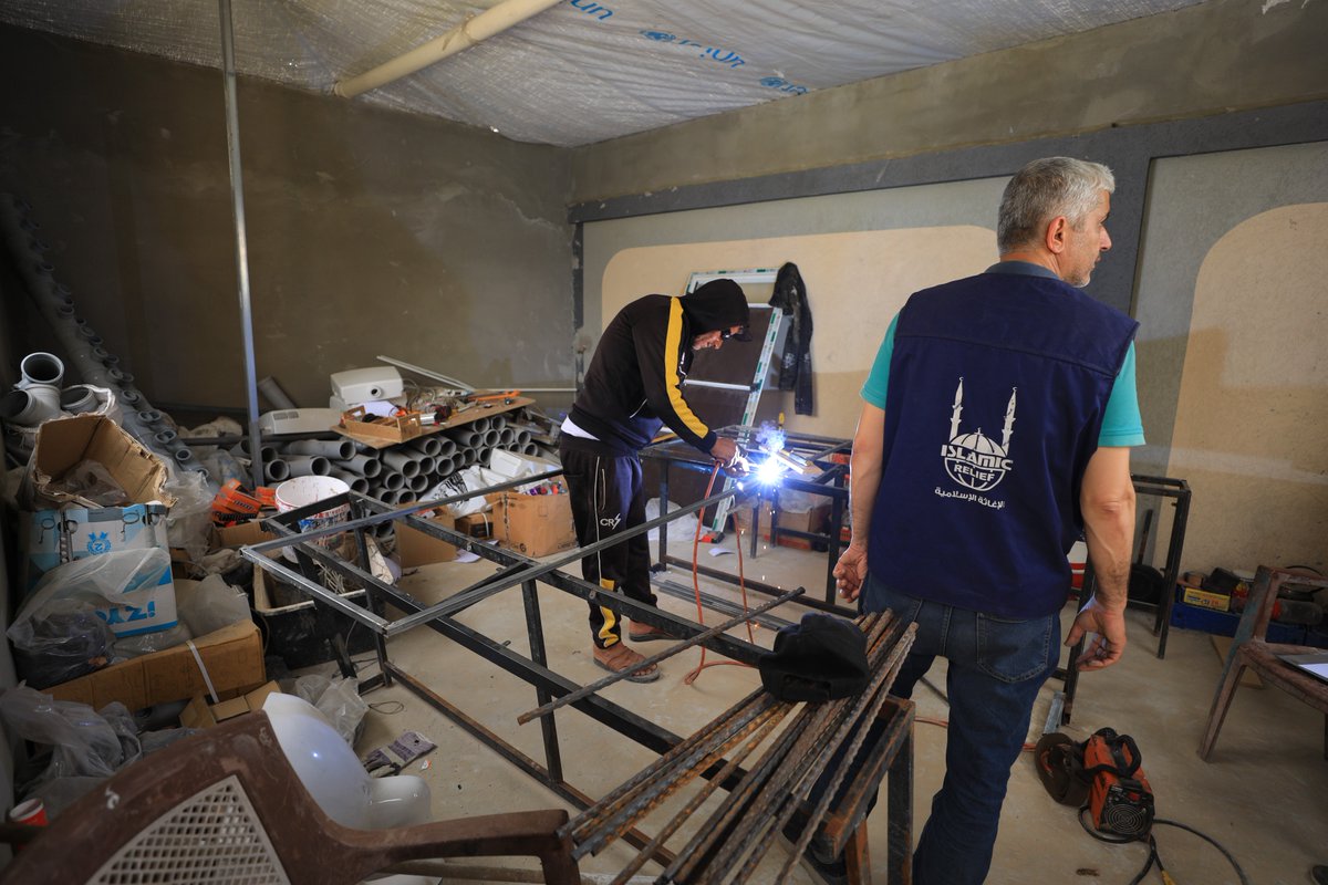 📍#GAZA In #KhanYounis, 600 people share one toilet. We're constructing and installing mobile toilets as part of our emergency response. Thank you for your continued support 🤲🏼 💙 islamic-relief.org/appeals/palest…