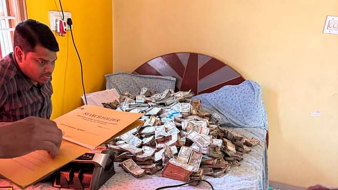 The Election Commission seized cash amounting to Rs 4.8 crore from a house in Yelahanka, which comes under Chikkaballapura constituency. Many bundles of Rs 500 were found during a raid in a house belonging to Govindappa. The BJP candidate K Sudhakar was booked after interrogating…