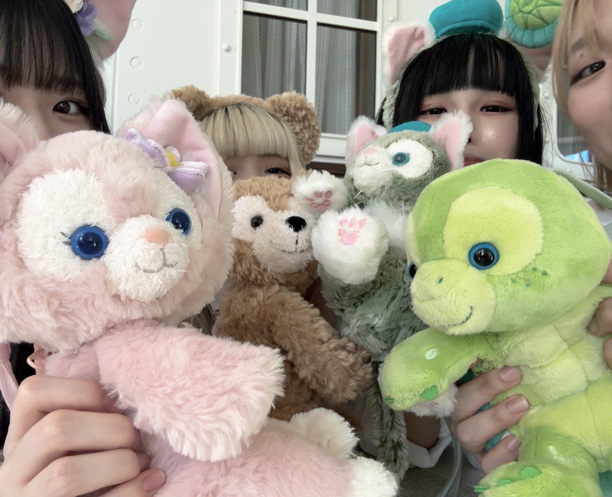 yamiphyp04's tweet photo. みんなで、制服ディズニーして、きた‼️楽しすぎた〜😁😆❤️みんないつも良くしてくれて、ありがとう︎また行こう✋😴🙂😴💤 https://t.co/NrD8G6foAx