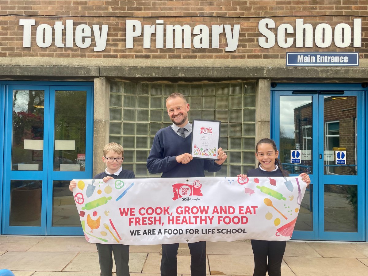 Ending the week with smiles all round! 😃😃 Huge congratulations again to @TotleyPrimary who have achieved their @SAfoodforlife Bronze Award and continue to do amazing work around food! 👏👏