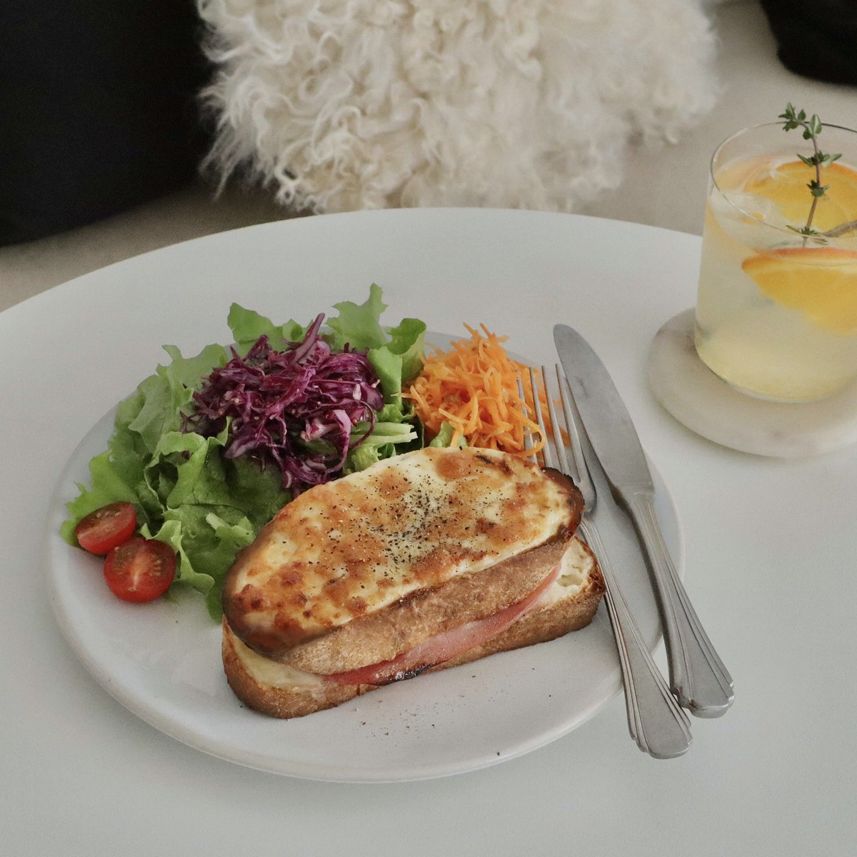 andC102's tweet photo. これまでのメニューに加えて、エスプレッソを使ったドリンクや食事も提供予定です。☕️🍽️
⁡
久々に店頭に立って働くこと、そしてまたお会いできるのを楽しみにしています。
⁡
GWの4/27〜5/6は、11:00〜17:00の時間でOPENします。※(火)休み https://t.co/yA3SXMwHAj