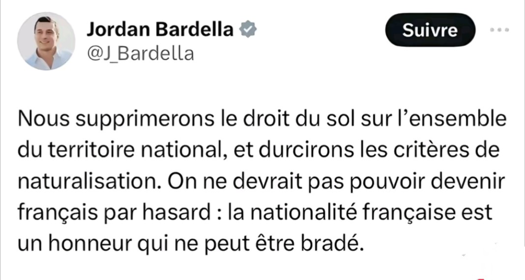 Tout est faux dans ce post de @J_Bardella . C'est a la naissance qu'il y'a hasard. La naturalisation est un espoir, une volonté, un désir qui n'a rien à voir avec le hasard. La réflexion de l'ED est toujours aussi bancale...